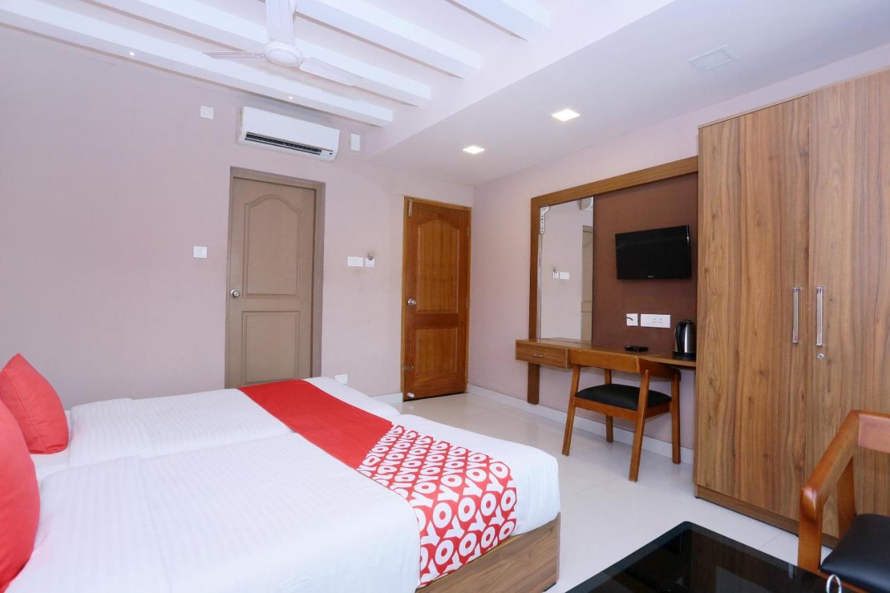Oyo Flagship 25093 Hotel Thamam Kochi Buitenkant foto