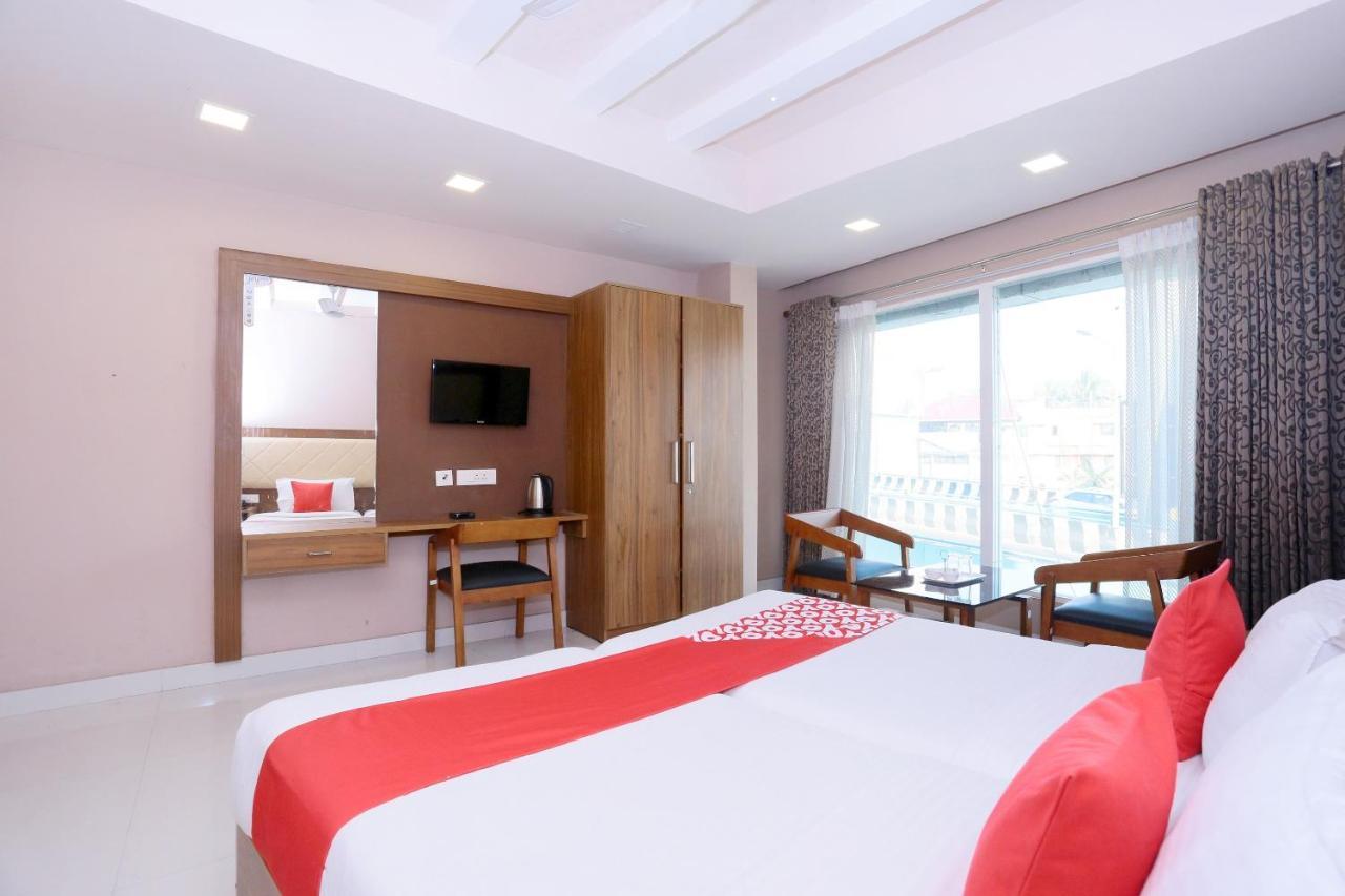 Oyo Flagship 25093 Hotel Thamam Kochi Buitenkant foto