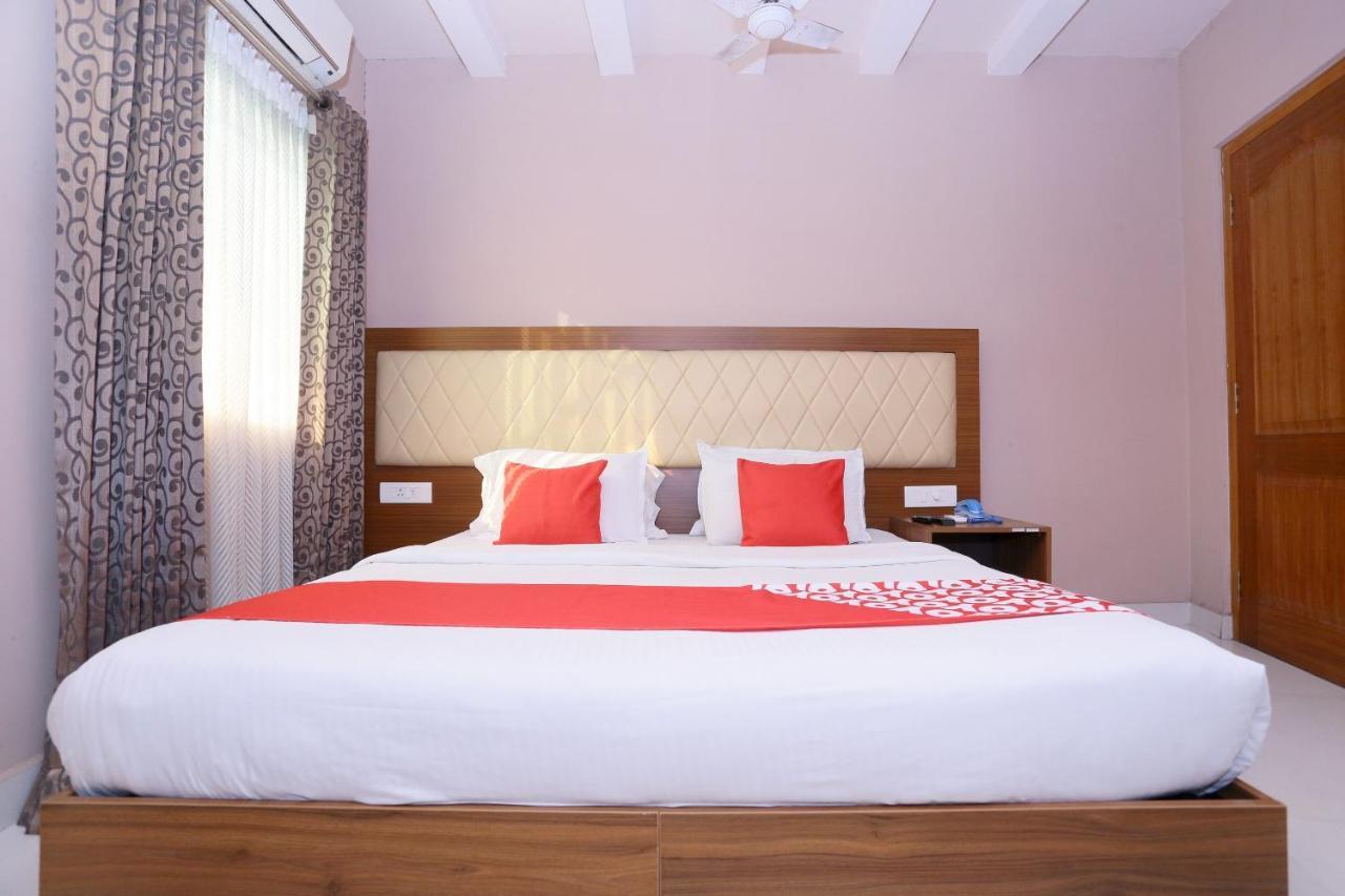 Oyo Flagship 25093 Hotel Thamam Kochi Buitenkant foto