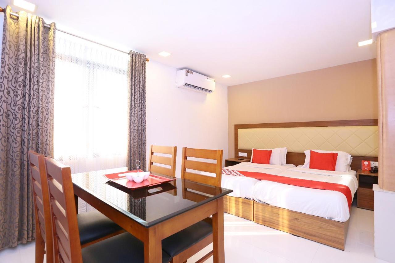 Oyo Flagship 25093 Hotel Thamam Kochi Buitenkant foto