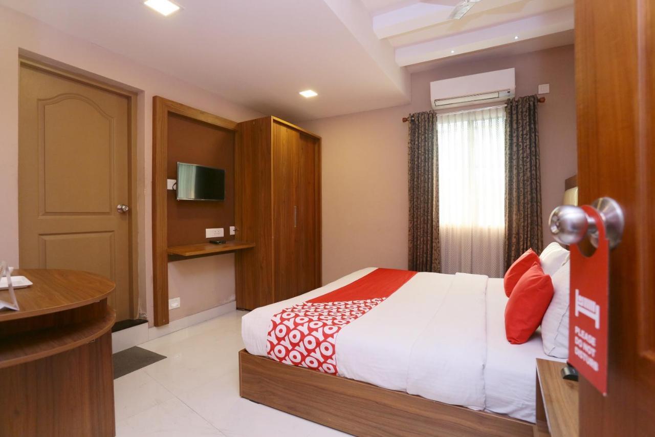 Oyo Flagship 25093 Hotel Thamam Kochi Buitenkant foto