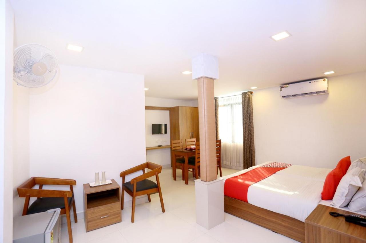Oyo Flagship 25093 Hotel Thamam Kochi Buitenkant foto