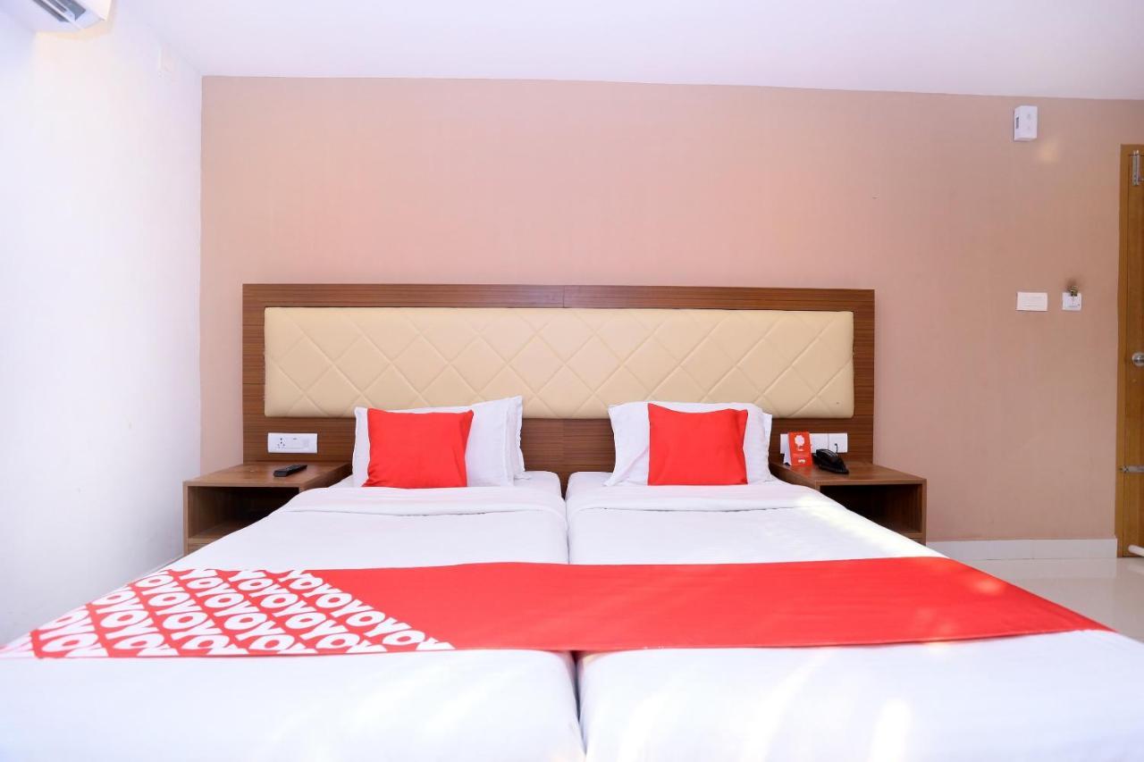 Oyo Flagship 25093 Hotel Thamam Kochi Buitenkant foto